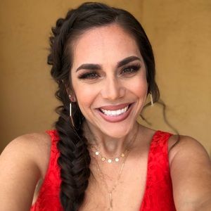 Meet your Posher, Deanna